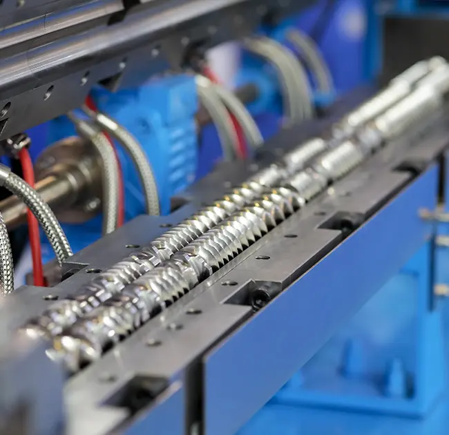 Proses kerja lan pancegahan operasi saka granulator umpluk twin-screw